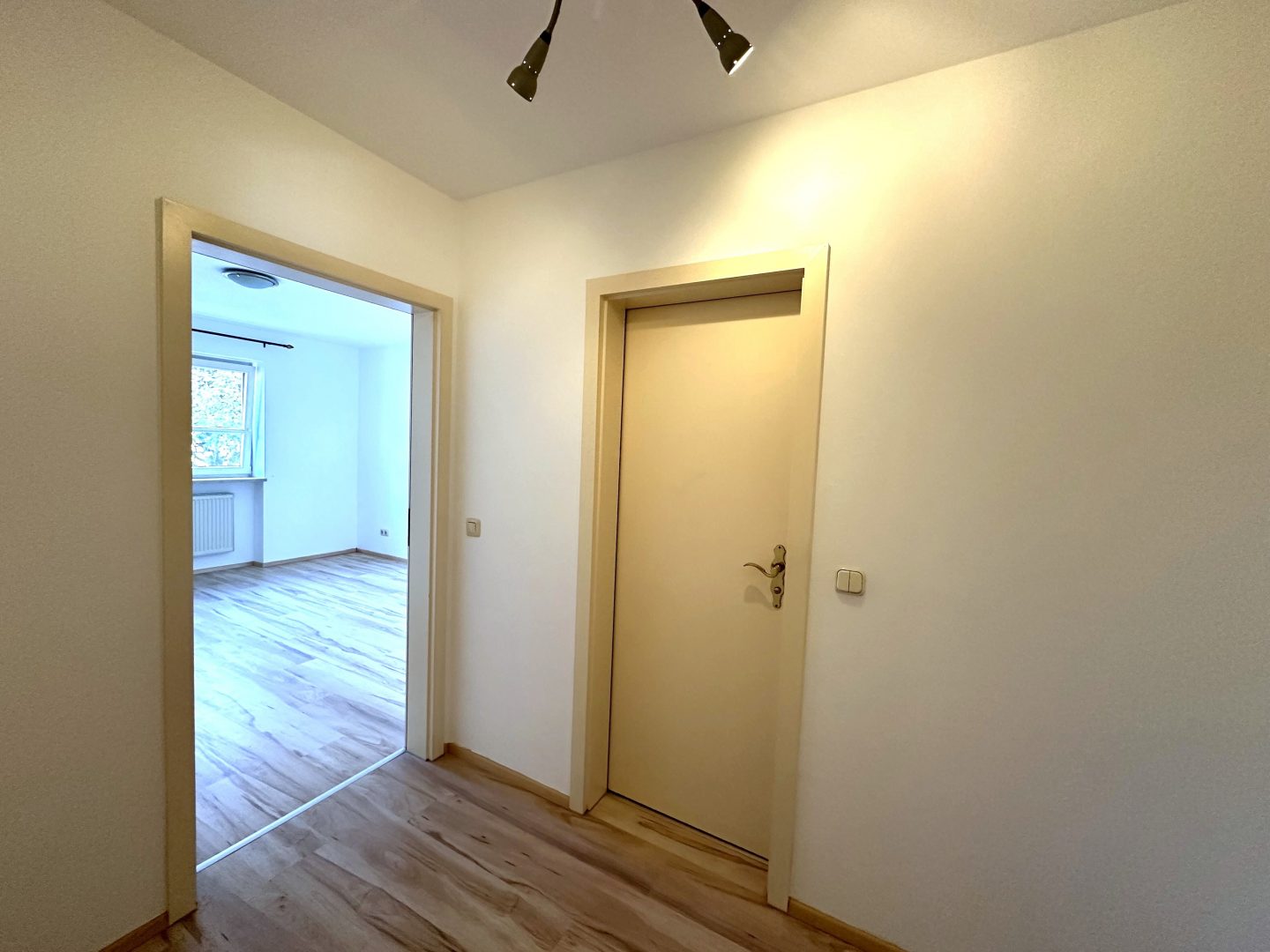 04Flur zum Schlafzimmer