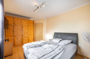 Kinder-/Schlafzimmer