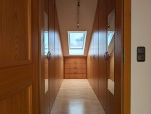 Begehbarer Kleiderschrank