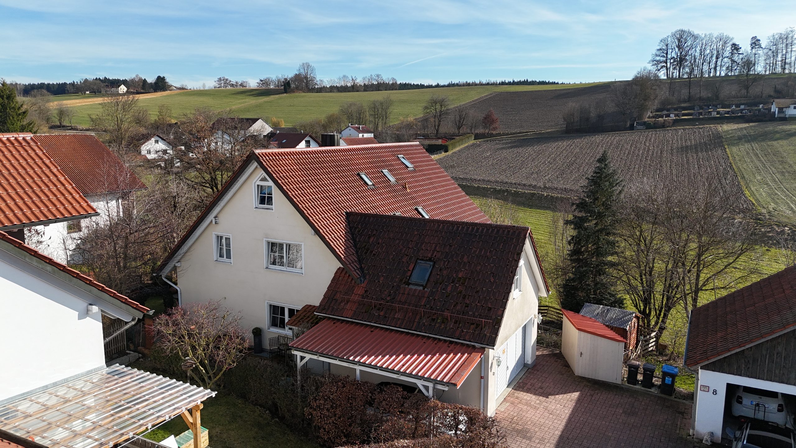 Außenansicht Nordwest mit Doppelgarage