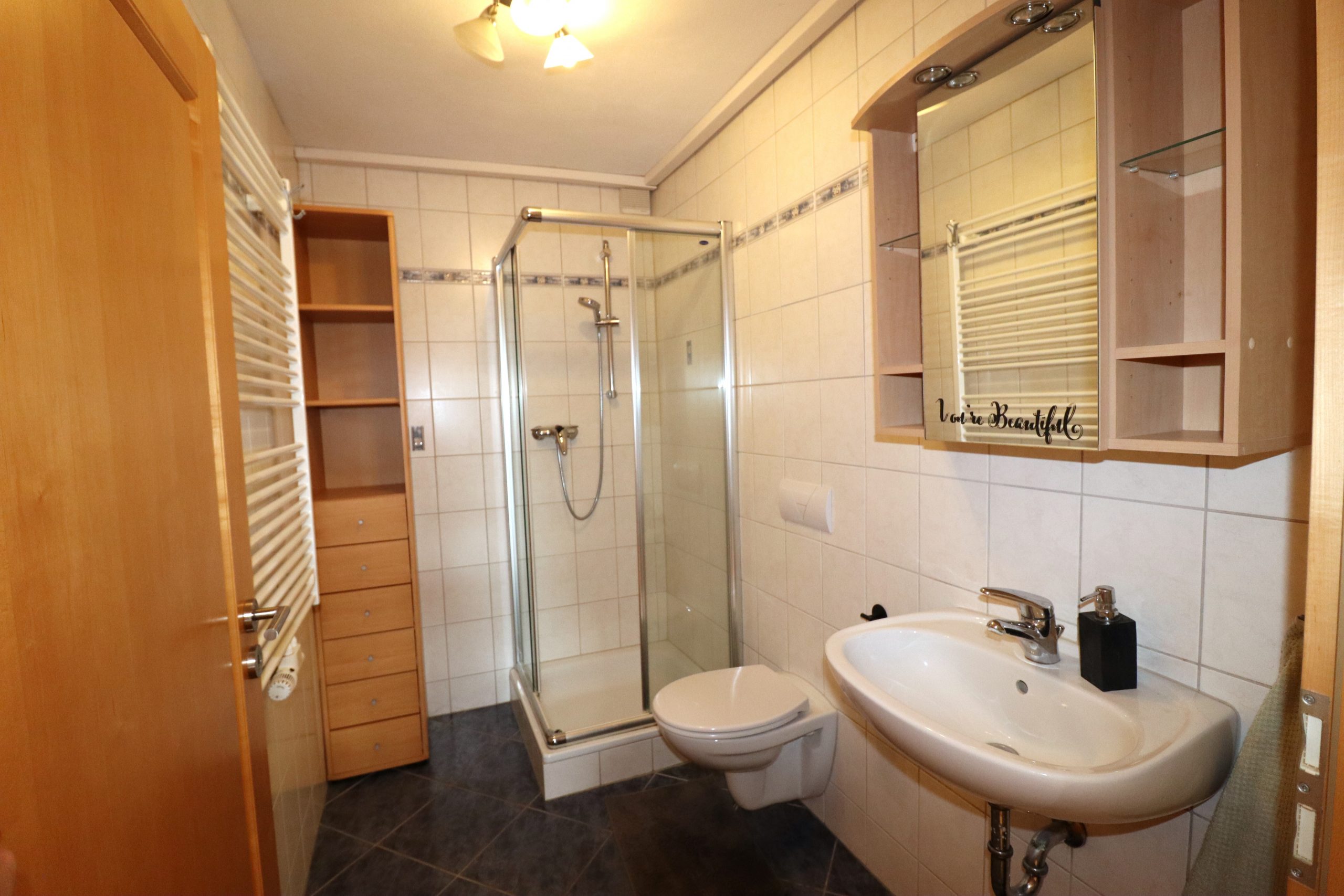 Duschbad Erdgeschoß Wohneinheit 1