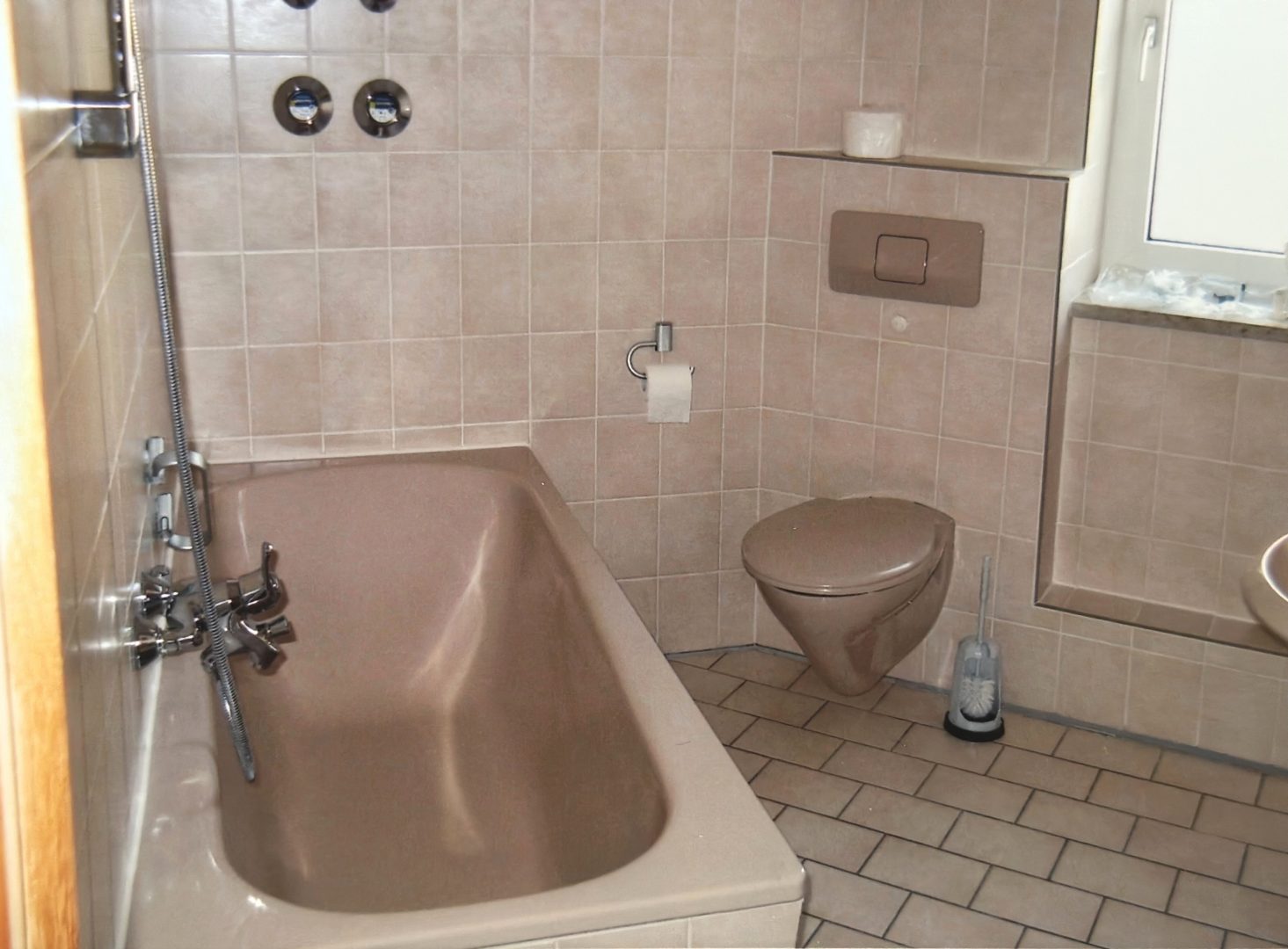 Badezimmer mit Badewanne