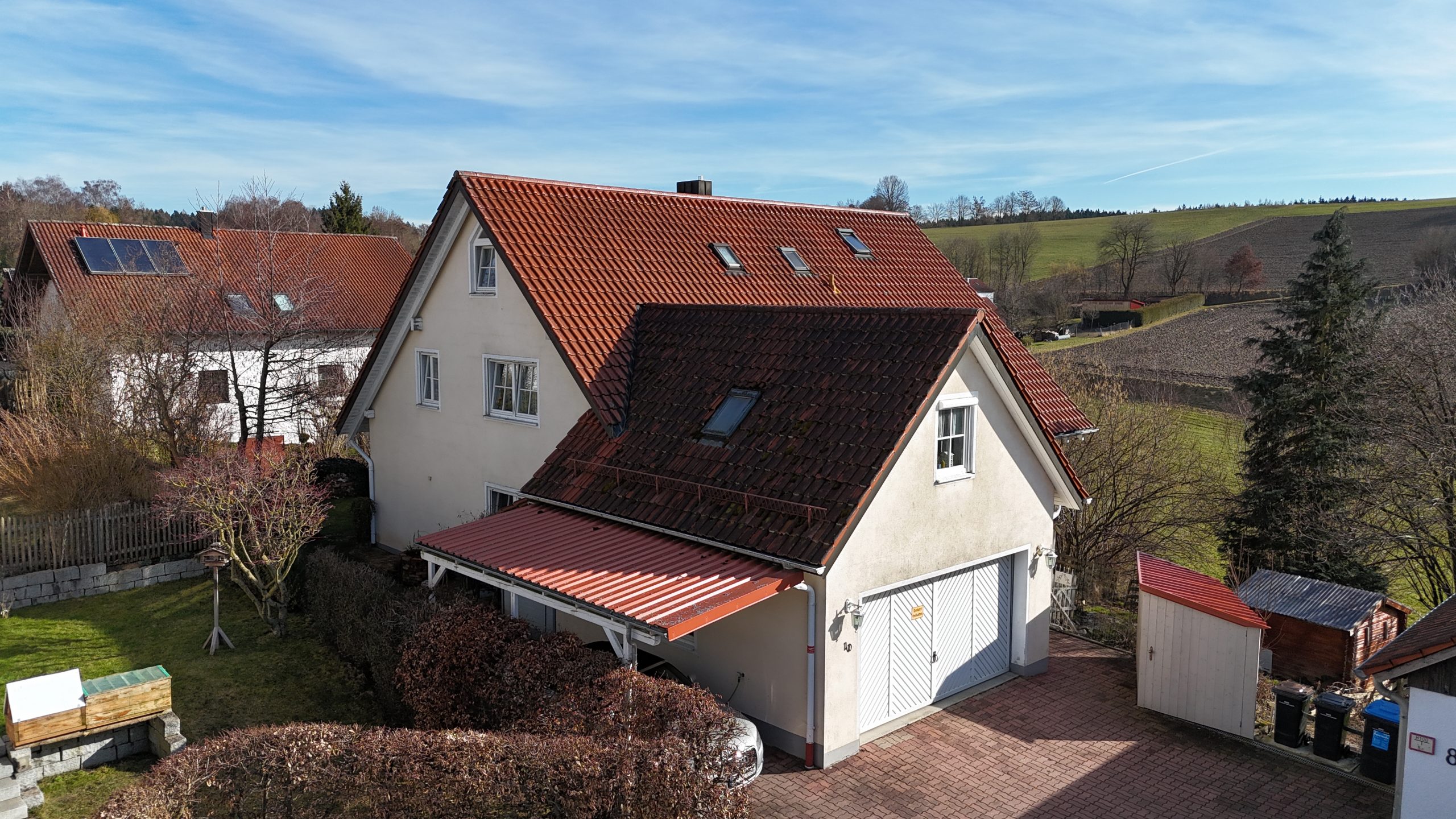 Außenansicht Nordwest mit Doppelgarage