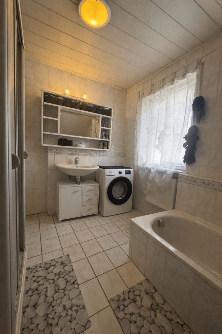 Badezimmer 1.DG