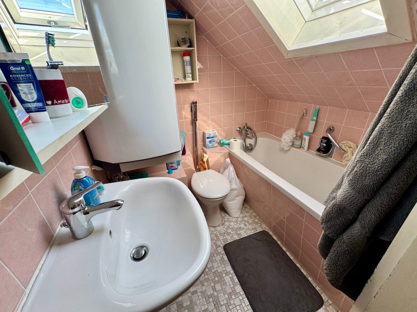Badezimmer (Dachgeschoss)