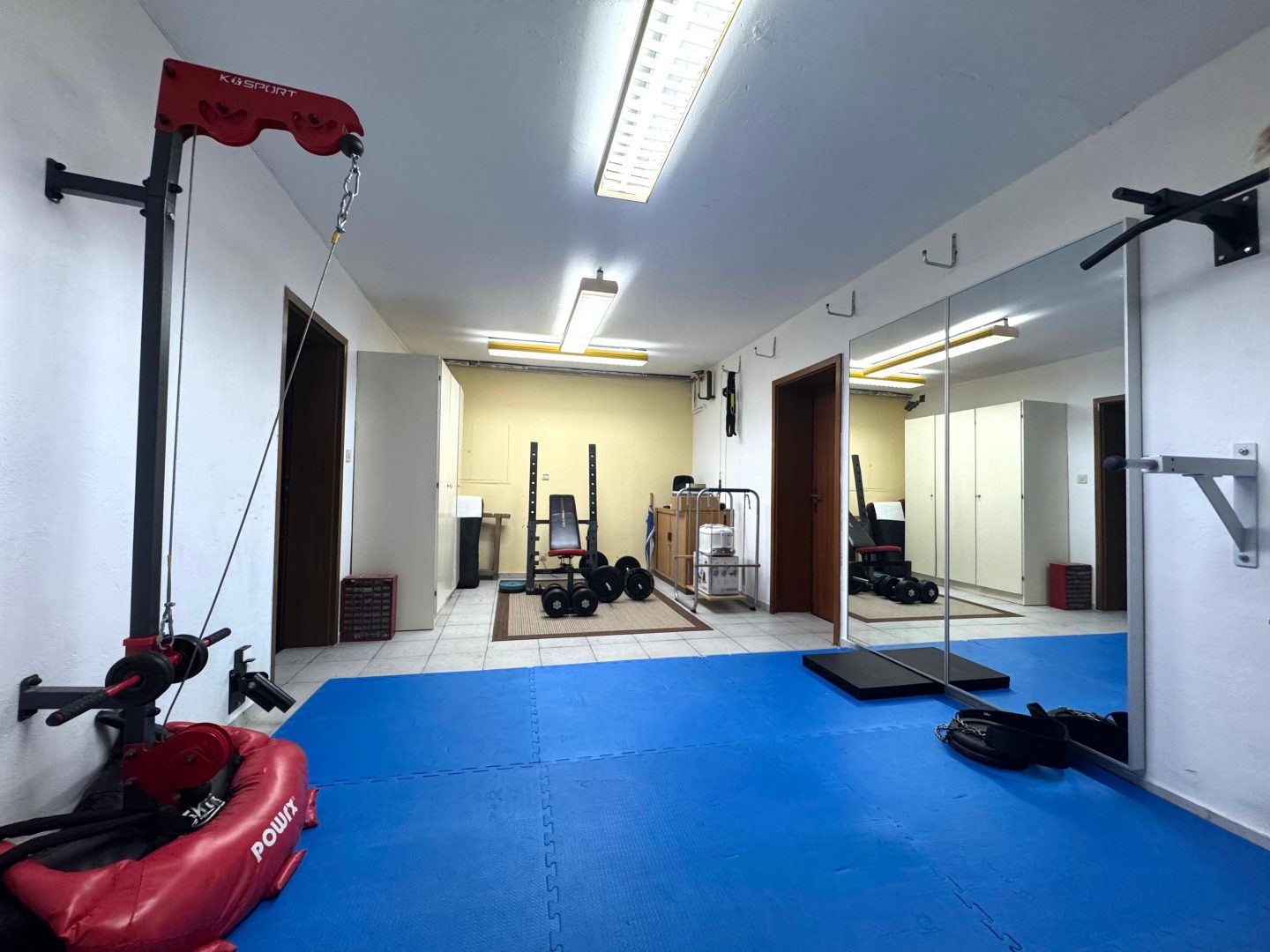 Fitnessraum im Keller